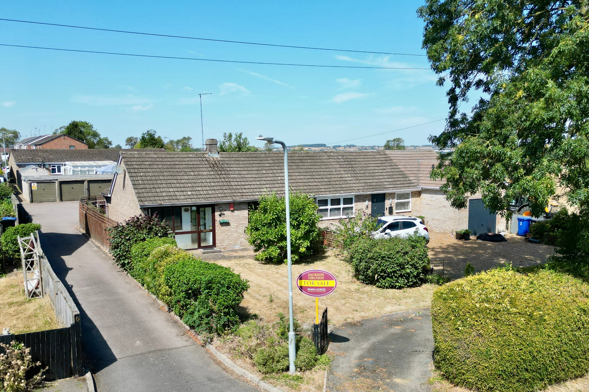 Banbury Lane, Rothersthorpe, NN7 3HY