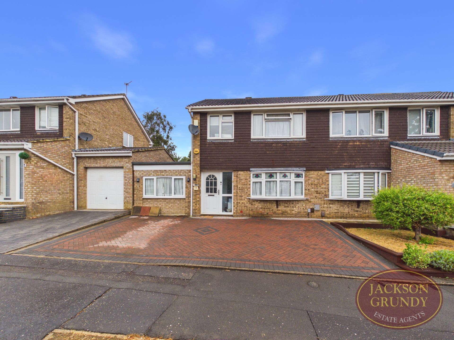 East Mead Court, Standens Barn, NN3 9DD