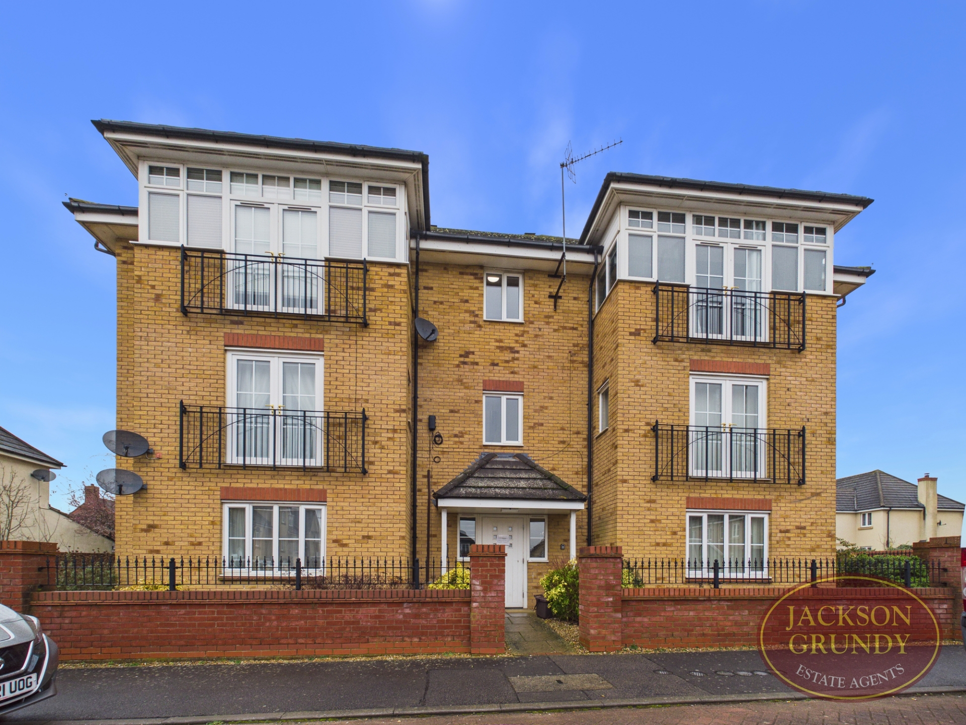 St. Crispin Crescent, St Crispin, NN5 6GD