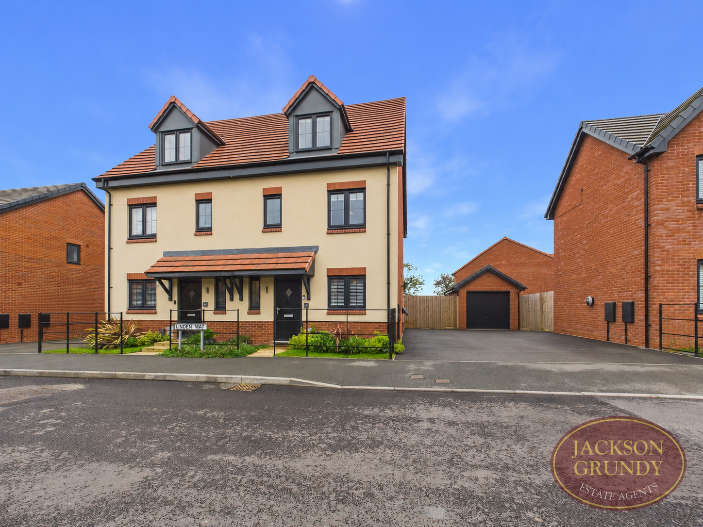 Linden Way, Staverton Lodge, NN11 4WB