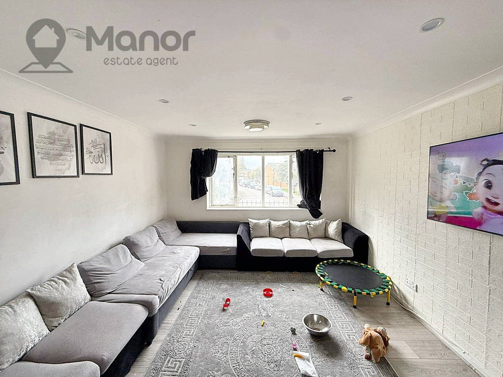 Ashdown Court, Harts Lane, Barking, IG11 8LE, photo 2