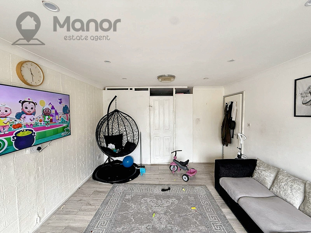Ashdown Court, Harts Lane, Barking, IG11 8LE, photo 3
