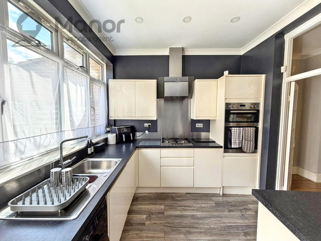 Strone Road, Manor Park, London, Greater London, photo 6