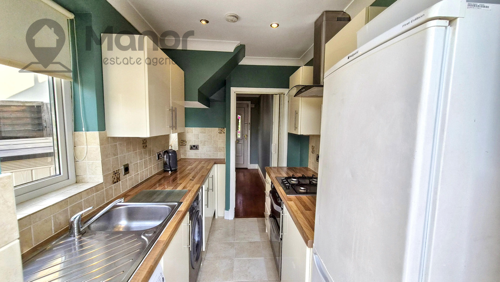 Maypole Crescent, Hainault, IG6 2UJ, photo 8
