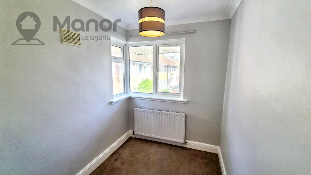 Maypole Crescent, Hainault, IG6 2UJ, photo 12