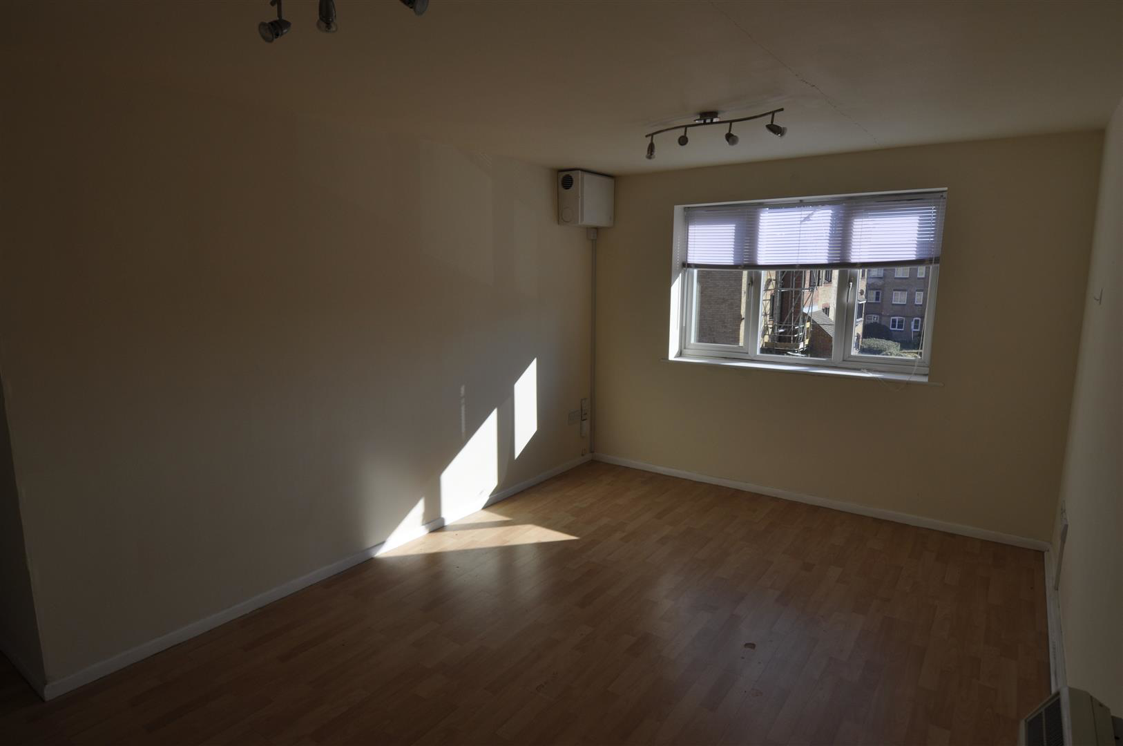 Prestatyn Close, Stevenage, photo 5