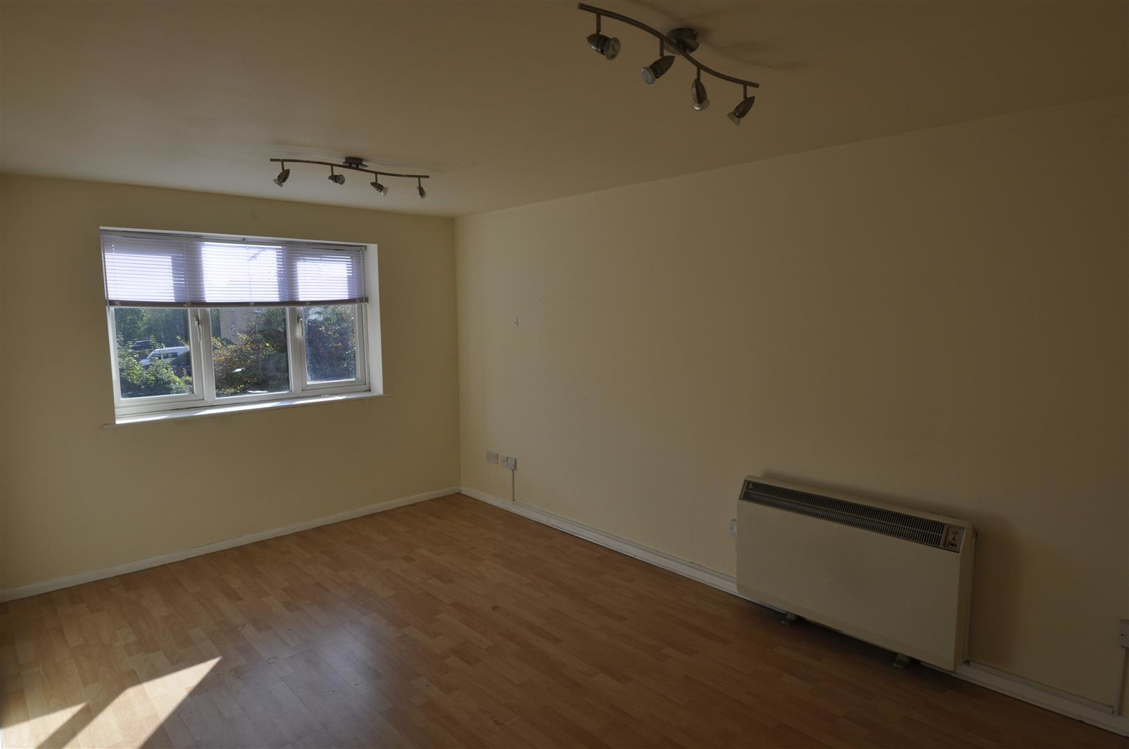 Prestatyn Close, Stevenage, photo 4