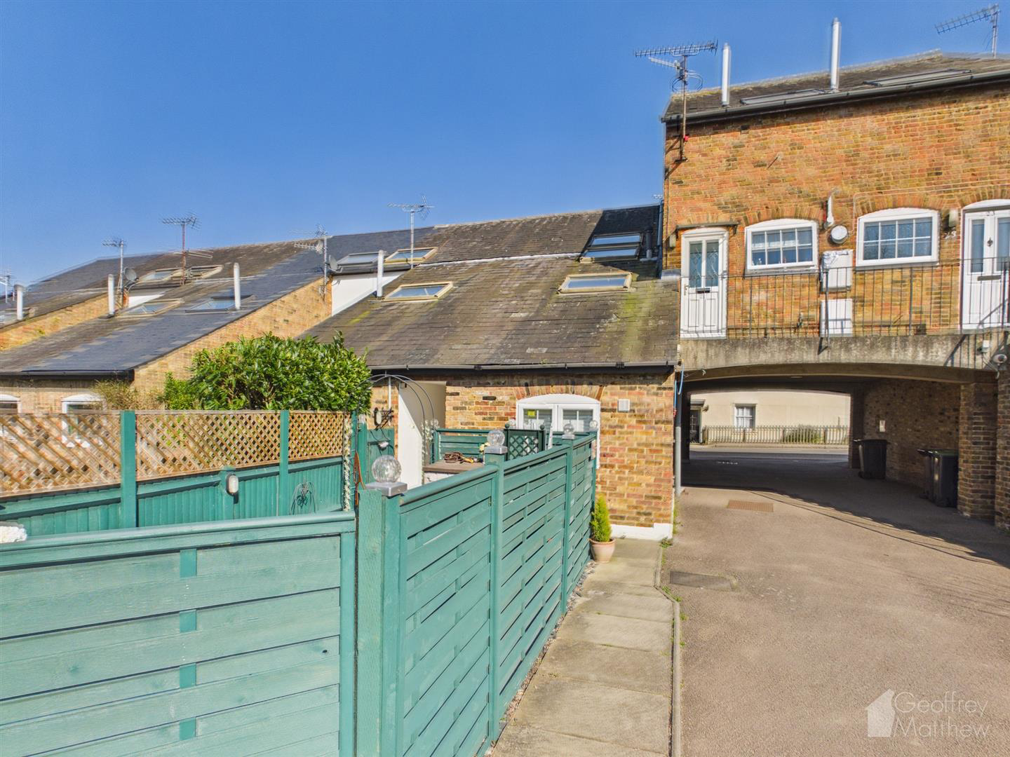 High Street, Roydon, Harlow, photo 2