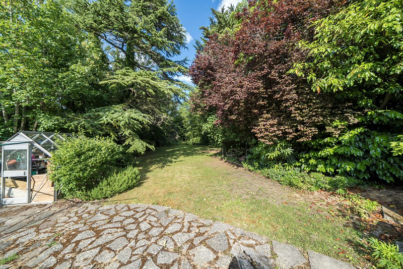 Tumblewood Road, Banstead, Surrey. SM7, photo 18