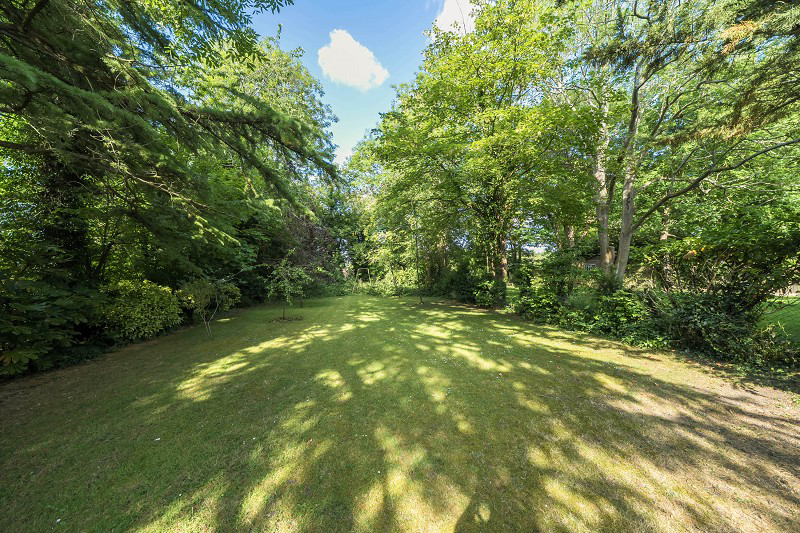 Tumblewood Road, Banstead, Surrey. SM7, photo 19