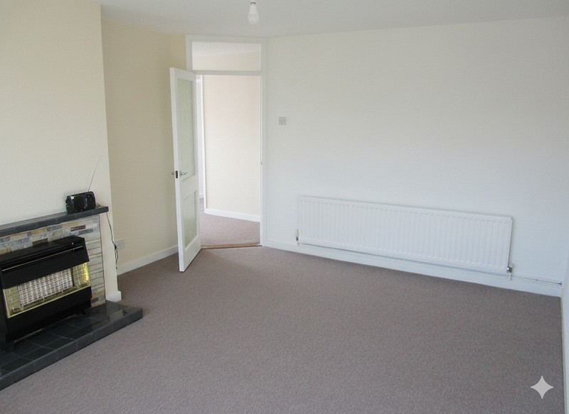 Hartford Road, Epsom, Surrey. KT19 9JD, photo 2