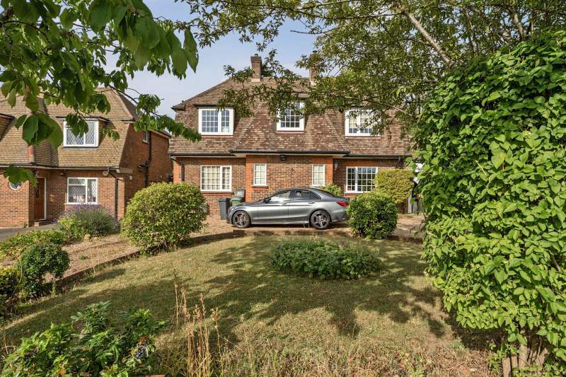 Tumblewood Road, Banstead, Surrey. SM7, photo 2