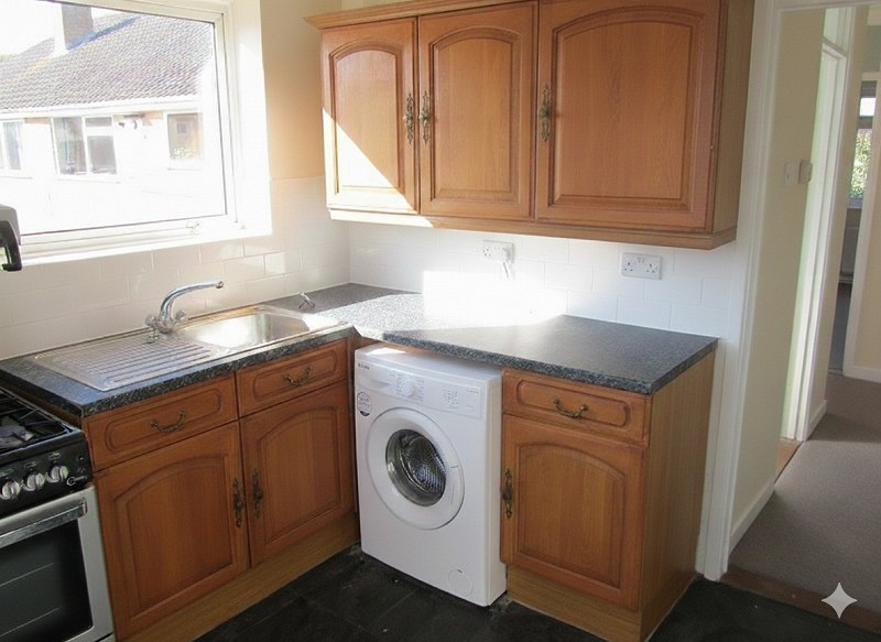 Hartford Road, Epsom, Surrey. KT19 9JD, photo 3