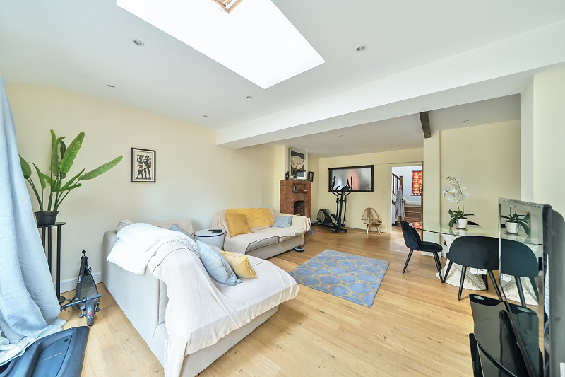Tumblewood Road, Banstead, Surrey. SM7, photo 6