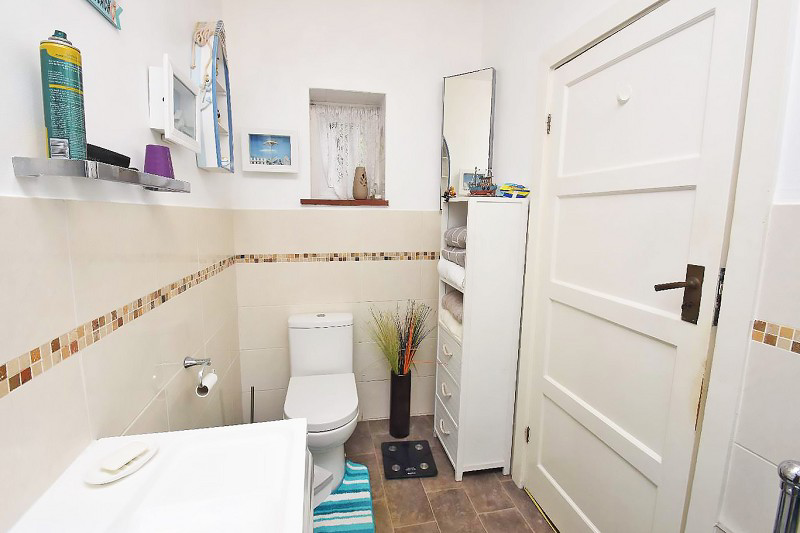 Chequers Lane, Walton on the Hill, Tadworth, Surrey. KT20, photo 10