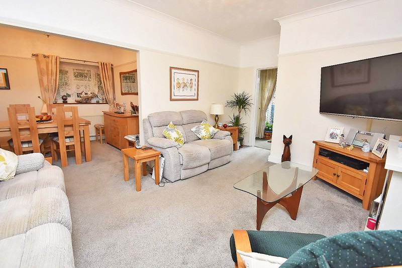 Chequers Lane, Walton on the Hill, Tadworth, Surrey. KT20, photo 4