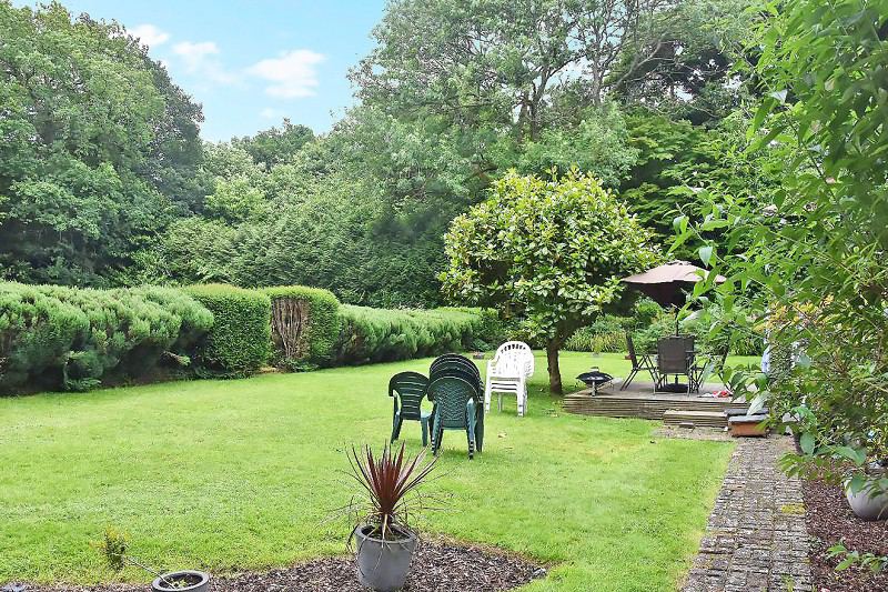 Chequers Lane, Walton on the Hill, Tadworth, Surrey. KT20, photo 15