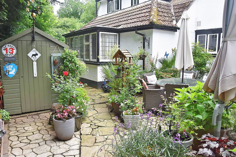 Chequers Lane, Walton on the Hill, Tadworth, Surrey. KT20, photo 14