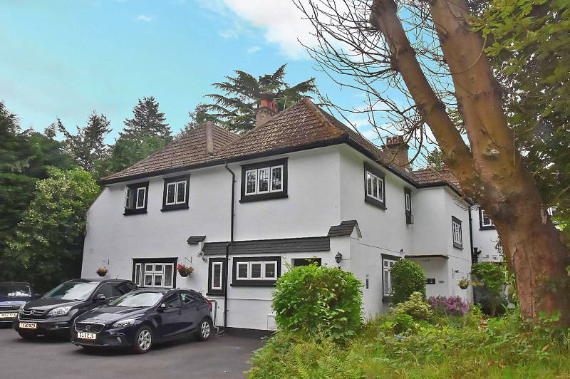 Chequers Lane, Walton on the Hill, Tadworth, Surrey. KT20, photo 19
