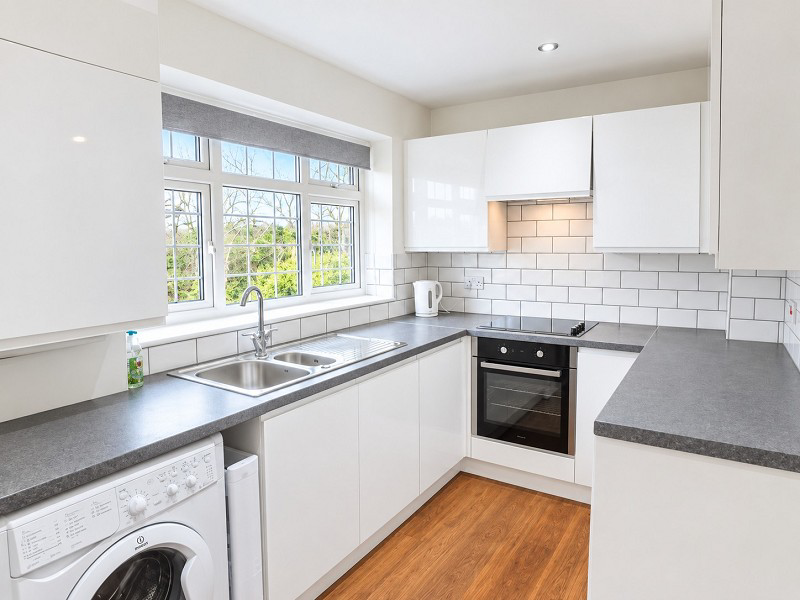 Dorking Road, Epsom, Surrey. KT18, photo 4