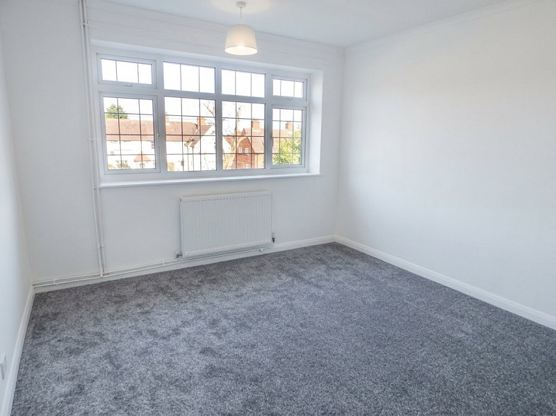 Dorking Road, Epsom, Surrey. KT18, photo 6