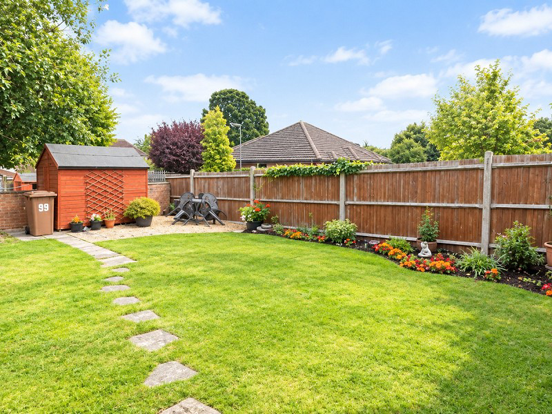 Dorking Road, Epsom, Surrey. KT18, photo 9