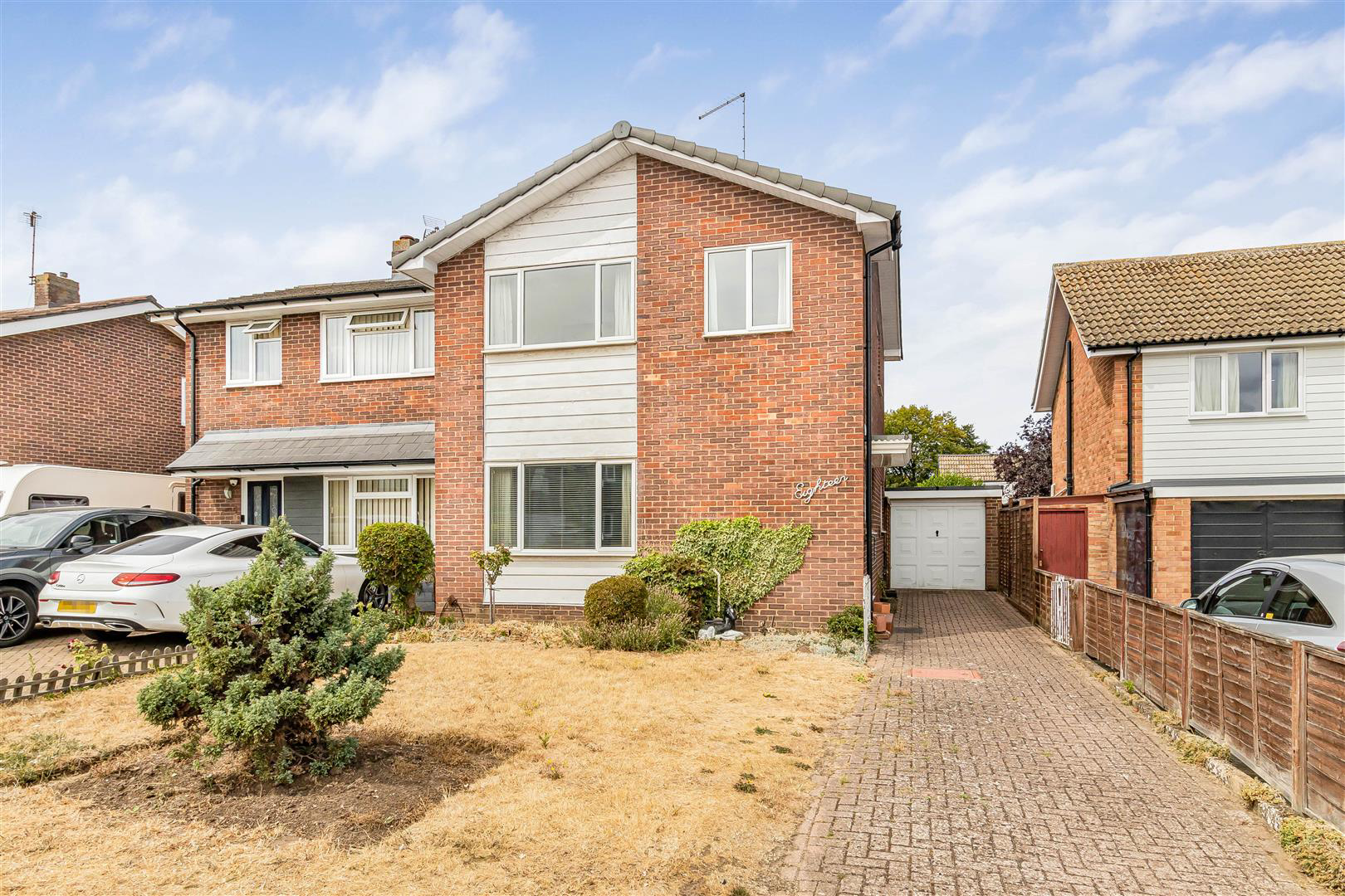 Elizabeth Avenue, Newmarket