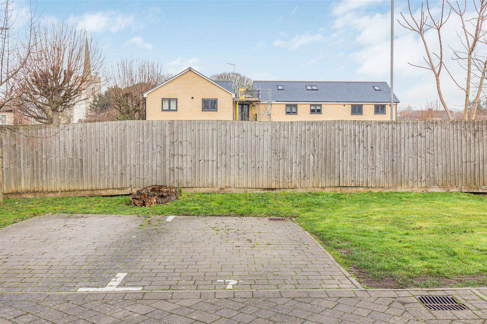 Abernant Drive, Newmarket, photo 6