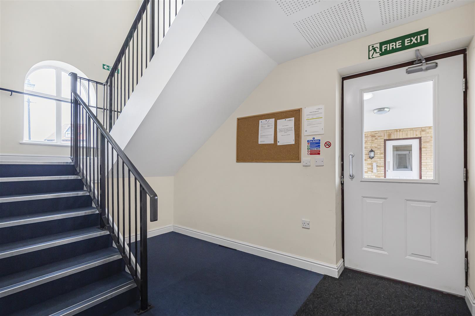Abernant Drive, Newmarket, photo 16