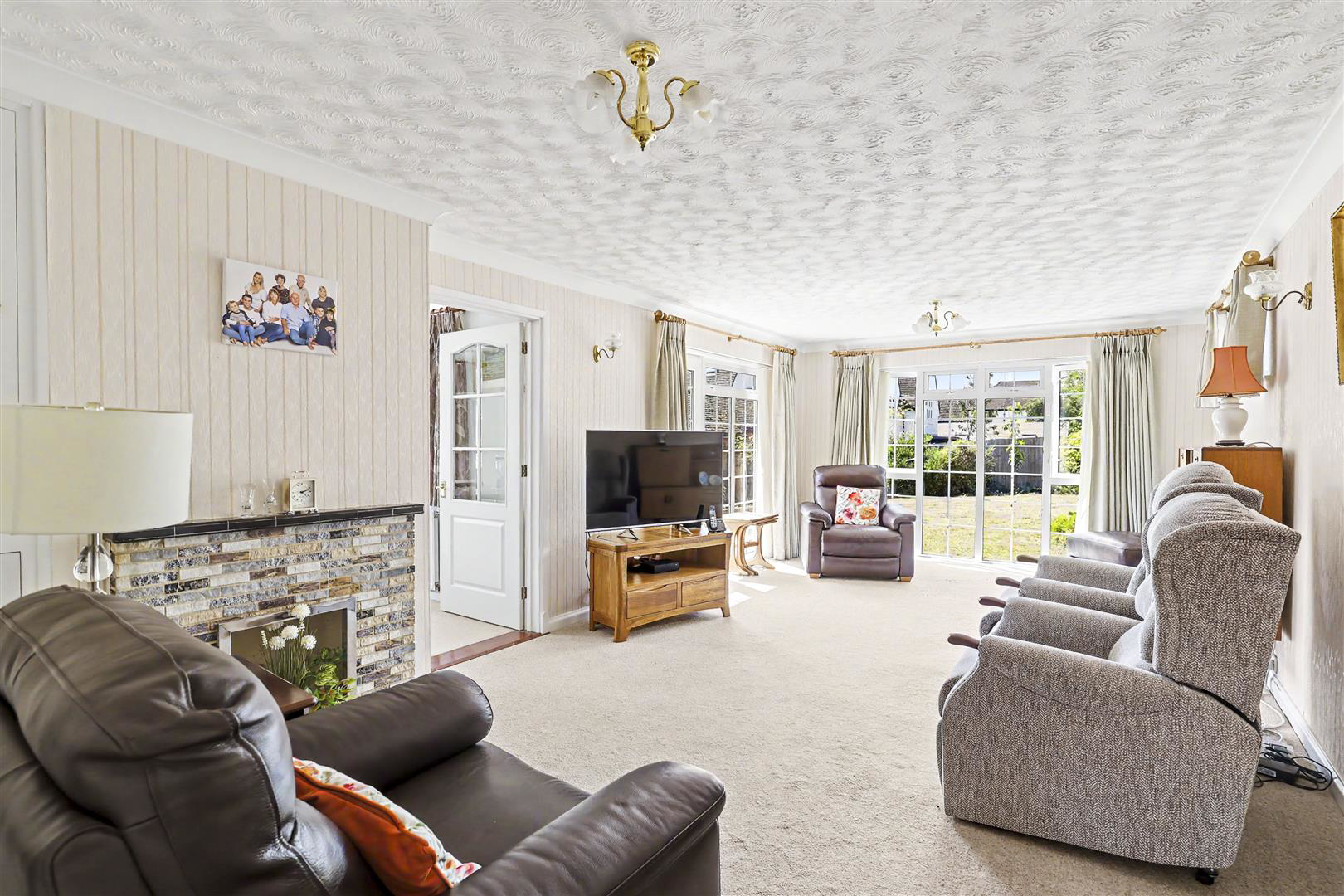 Highfields, Saffron Walden, photo 2