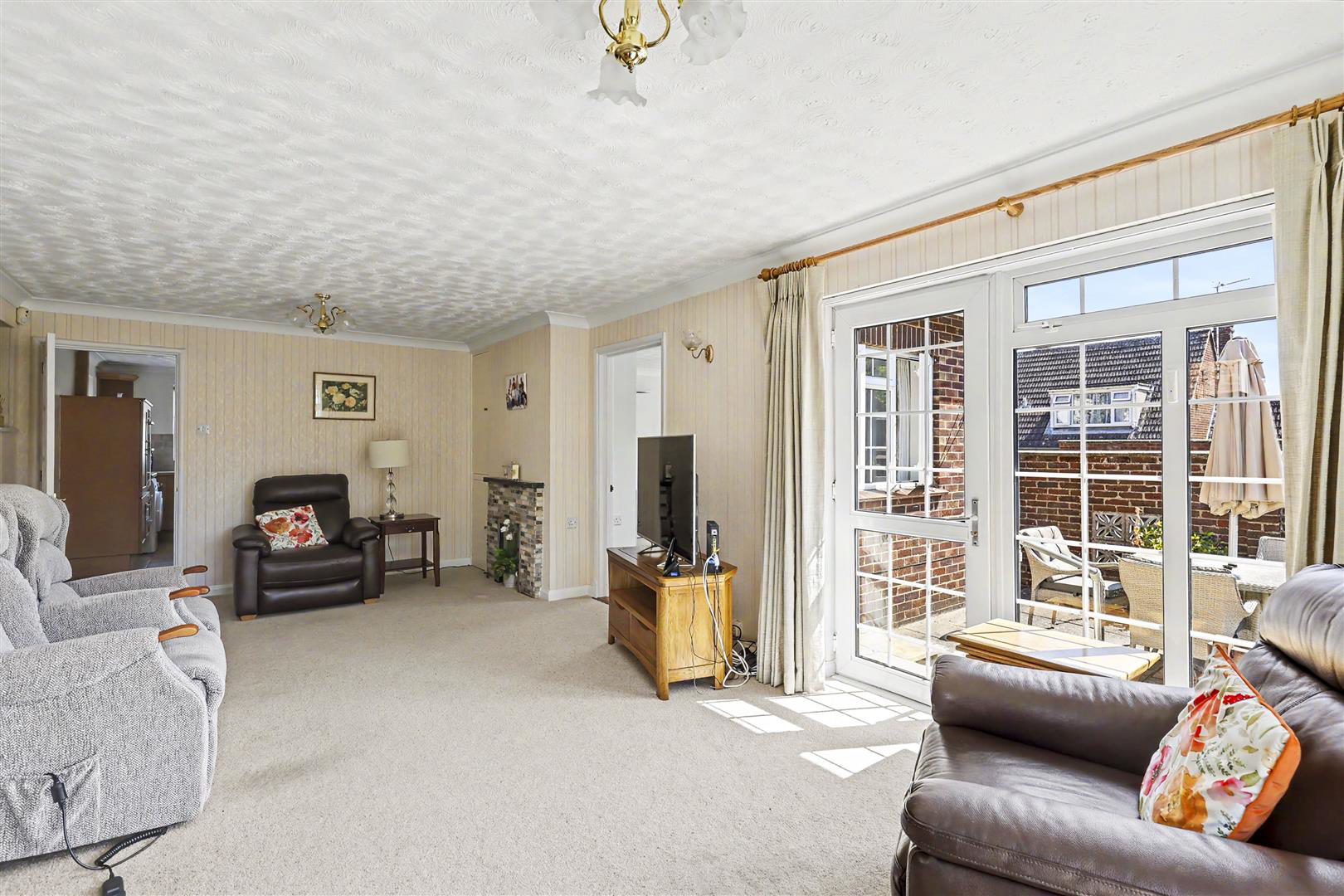Highfields, Saffron Walden, photo 6