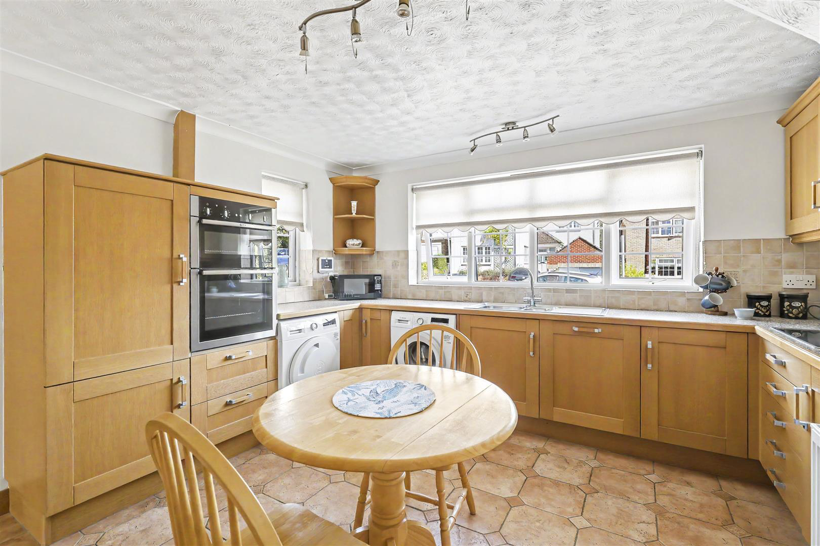 Highfields, Saffron Walden, photo 3
