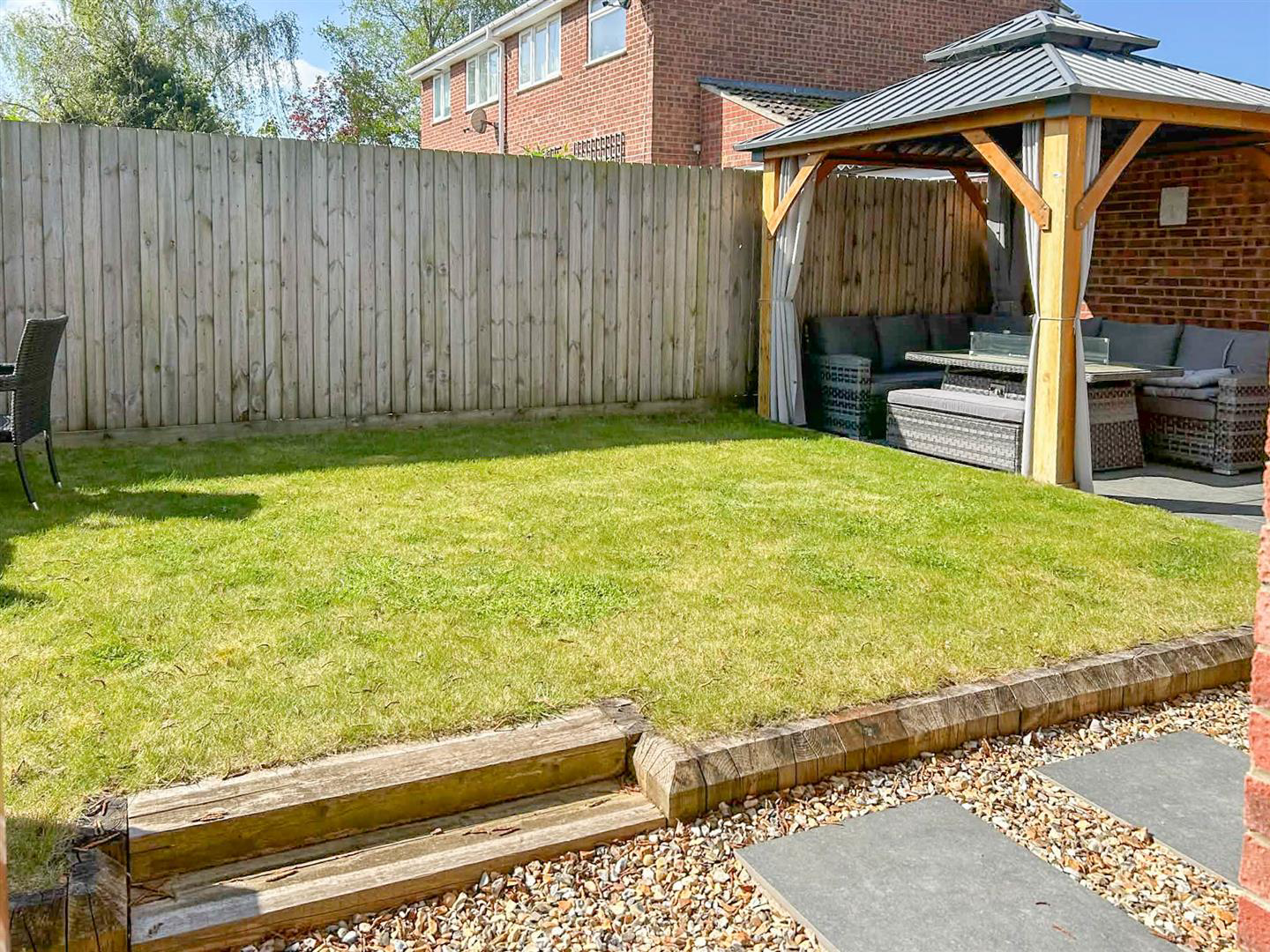 Honeysuckle Close, Red Lodge, photo 18