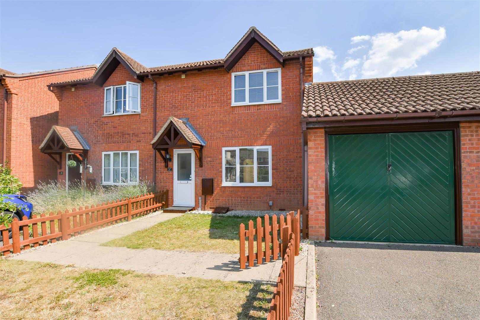 Corsican Pine Close, Newmarket