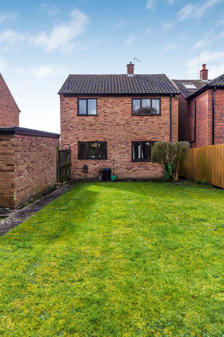 Buckingham Drive, Ely, photo 16