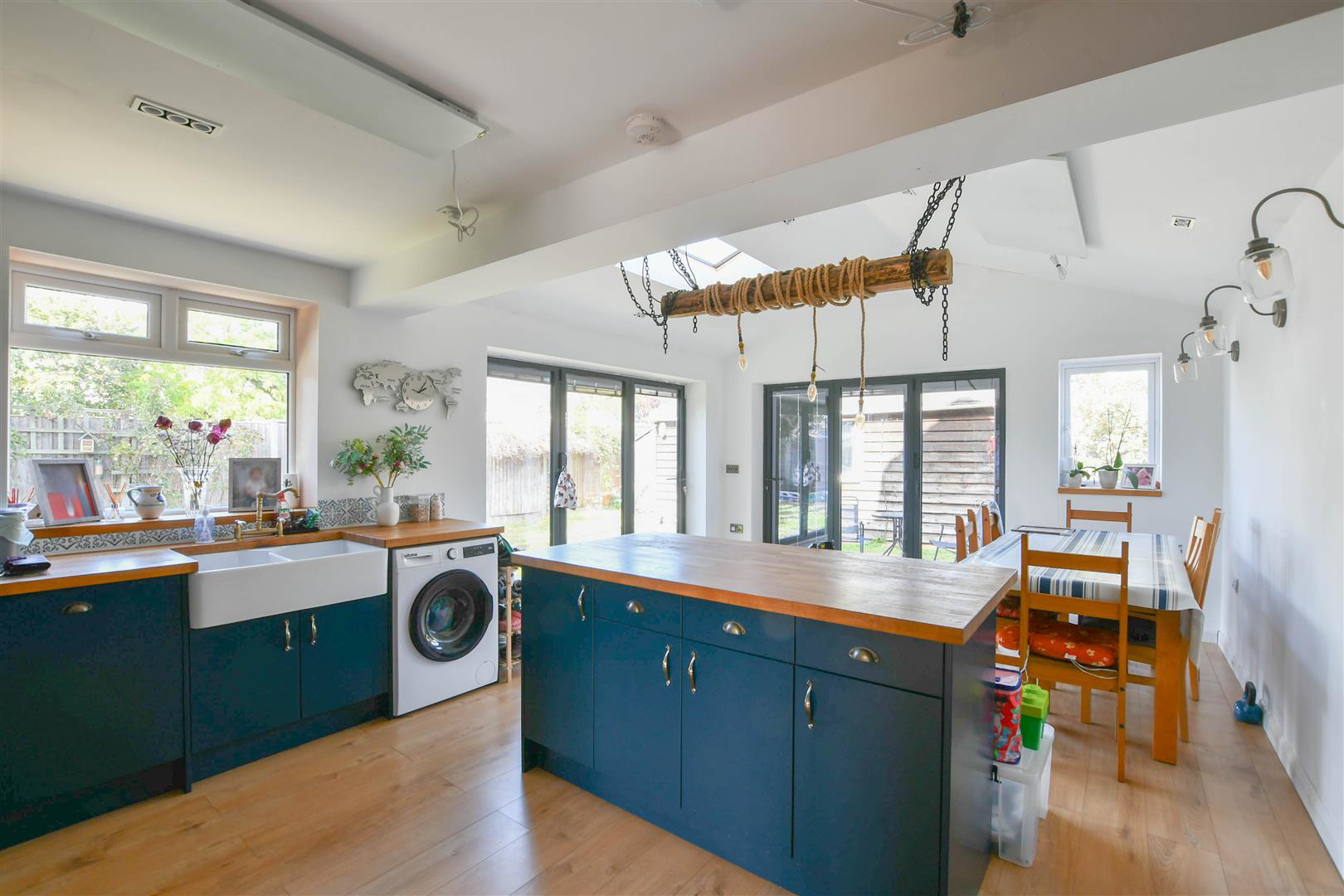 Laburnum Close, Red Lodge, photo 2