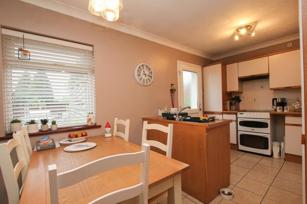 Lawns Crescent, Little Downham, Ely, photo 6