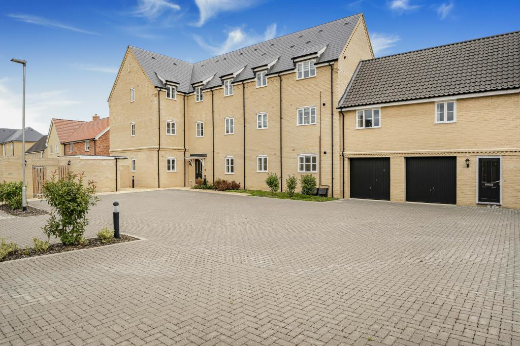 Rosehip Chase, Ely, photo 15