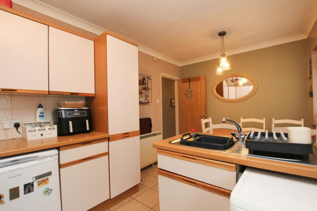Lawns Crescent, Little Downham, Ely, photo 3