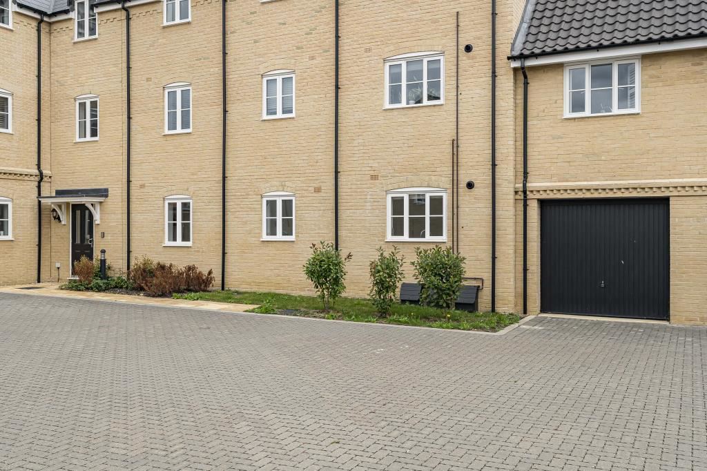 Rosehip Chase, Ely, photo 14