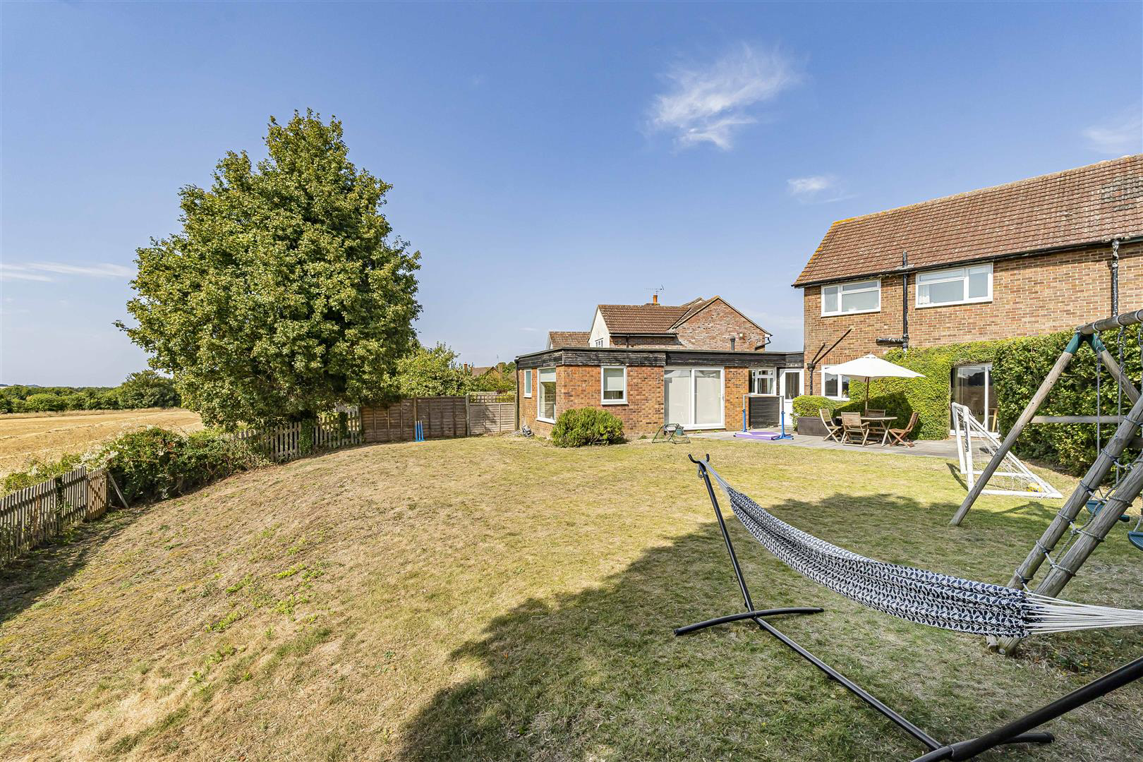 Beeches Close, Saffron Walden, photo 21