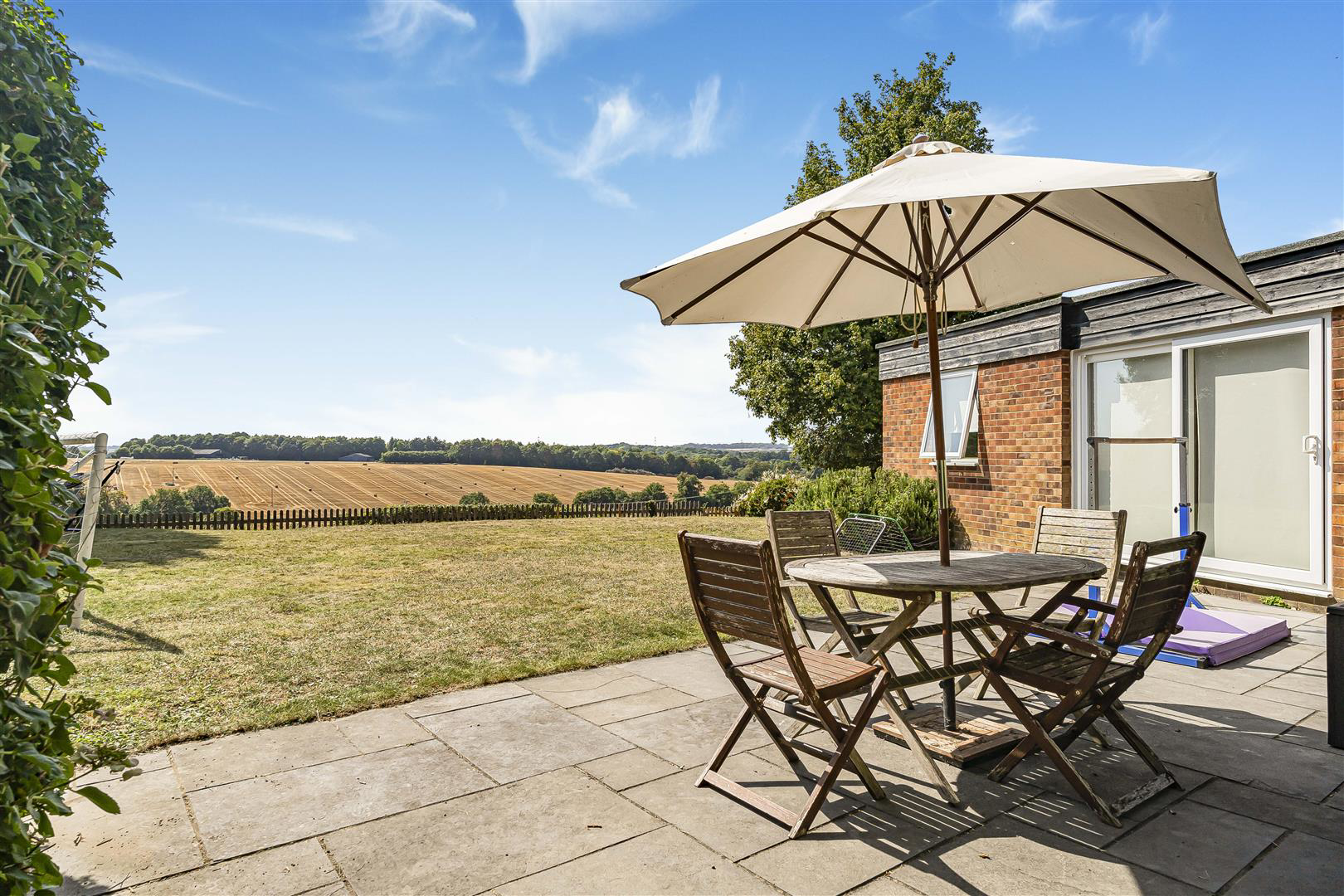 Beeches Close, Saffron Walden, photo 19