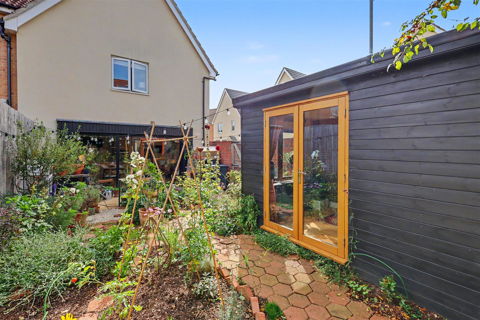 Photo 18