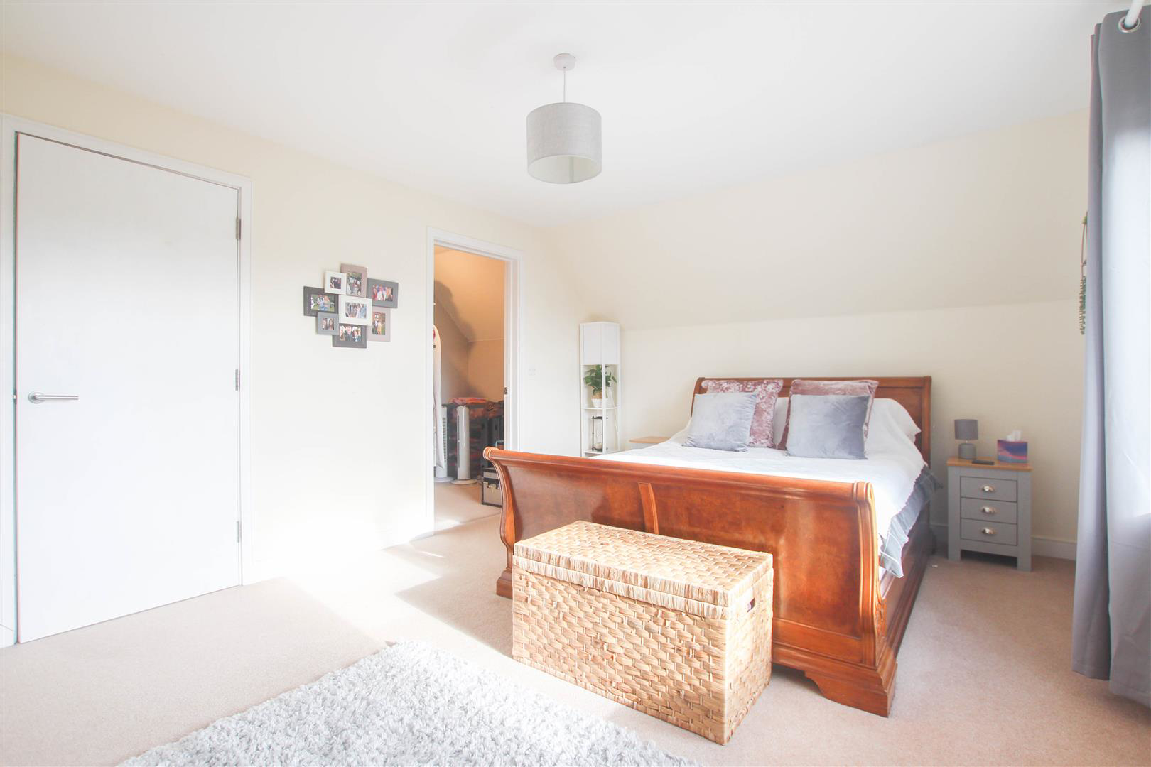 Pavilion Way, Saffron Walden, photo 10