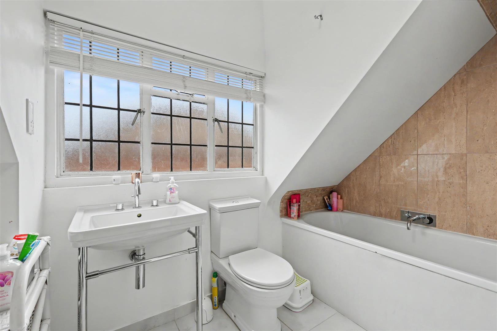 Gibson Way, Saffron Walden, photo 14