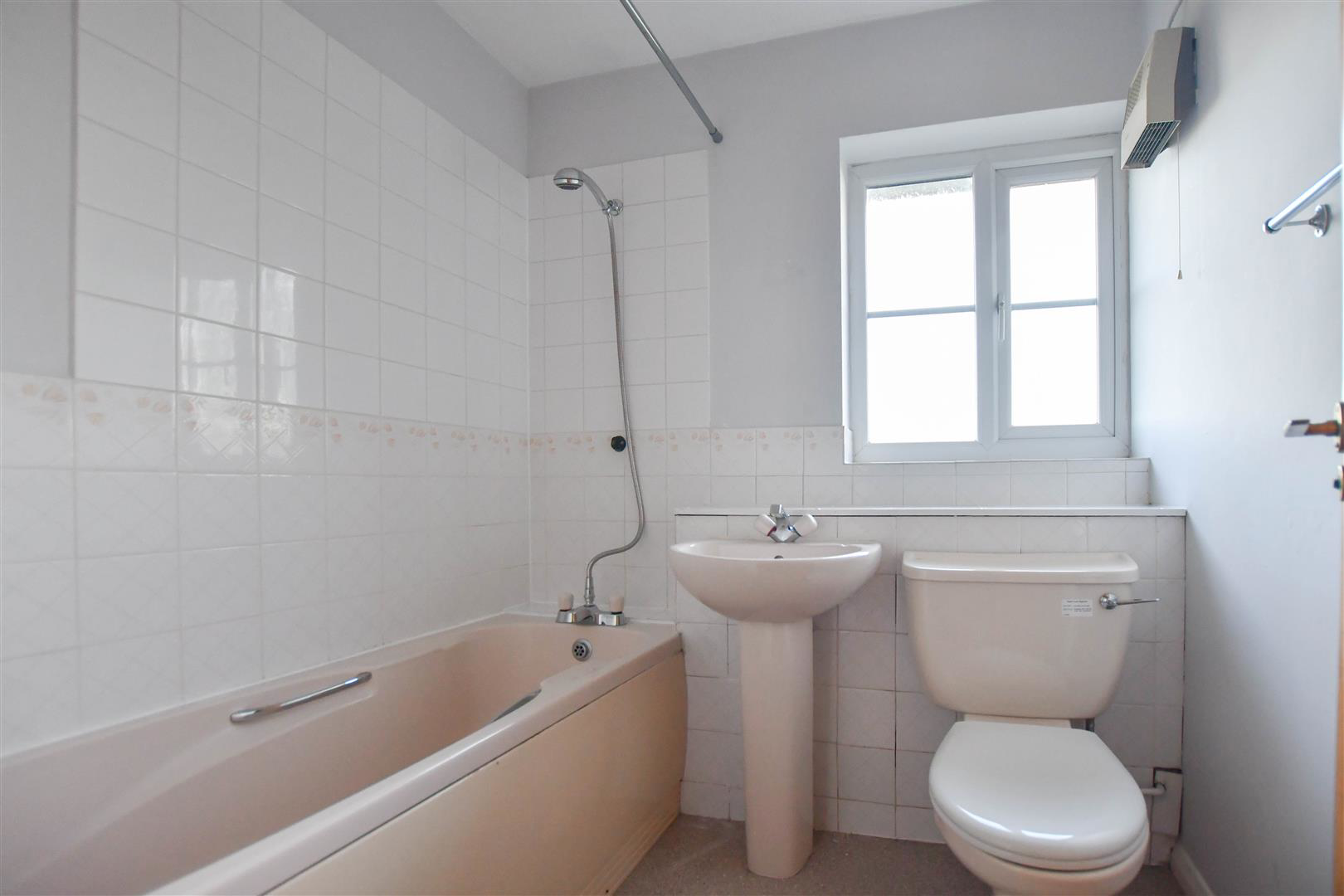 Kestrel Close, Beck Row, photo 10