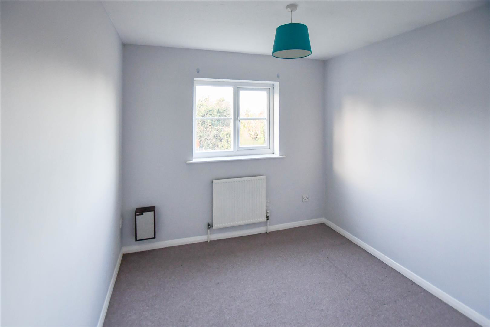 Kestrel Close, Beck Row, photo 8