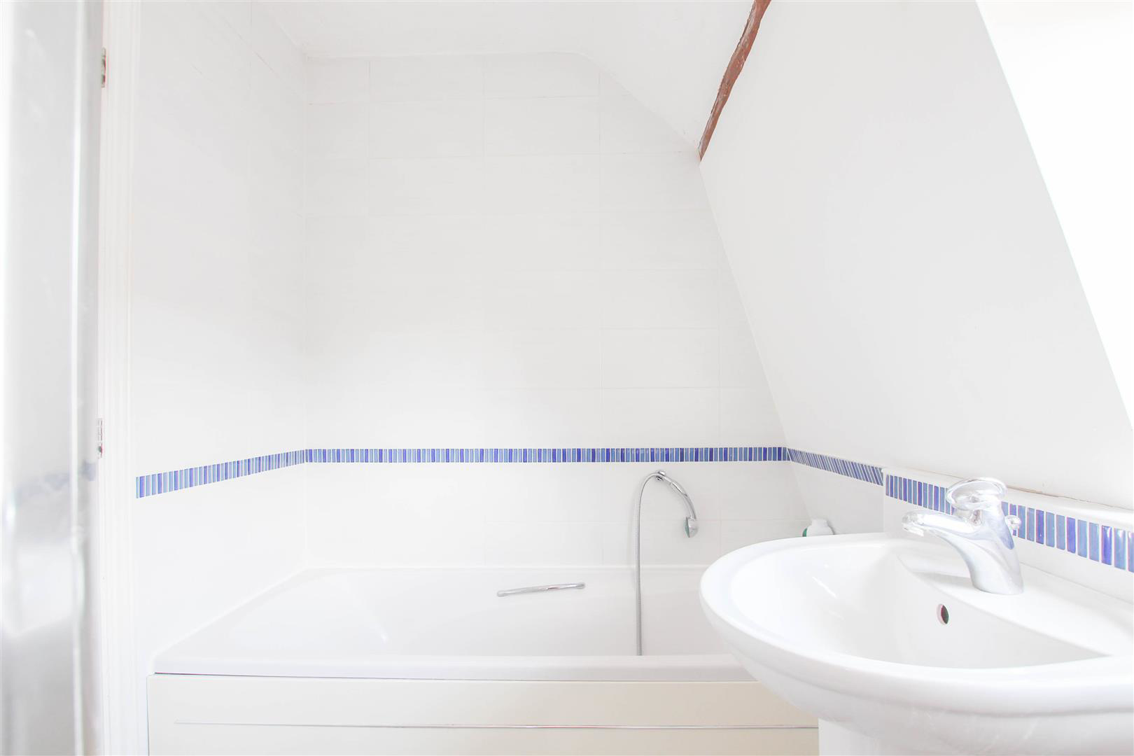 White Horse Apartments, Hill Street, Saffron Walden, photo 6
