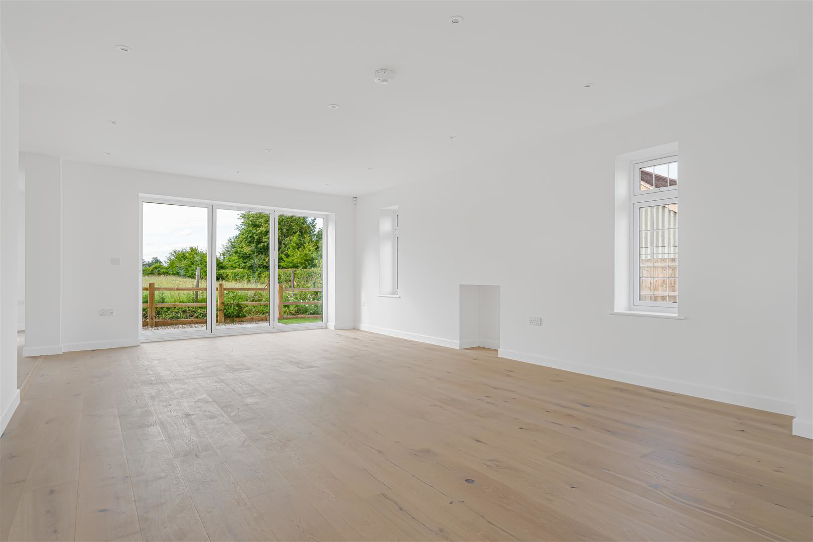 Wicken Road, Clavering, photo 4