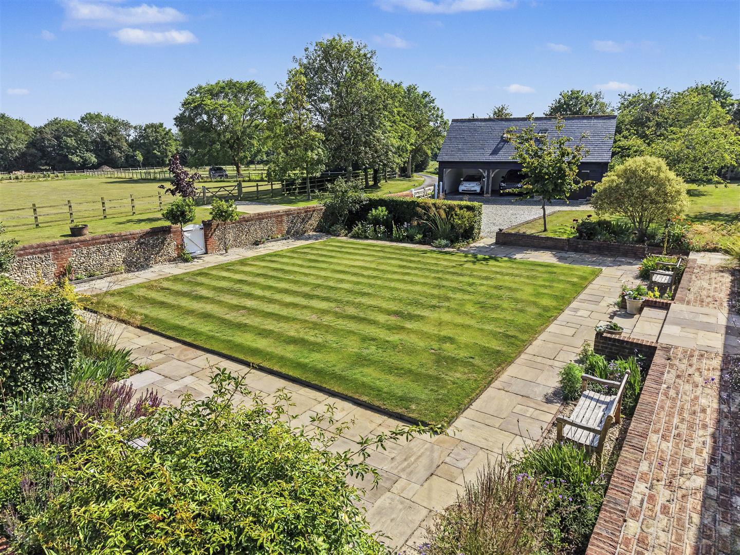 Tindon End, Great Sampford, Saffron Walden, photo 37